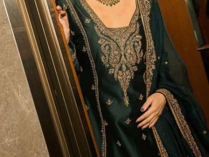 Karisma Kapoor reveals Neetu Kapoor had fainted right in the middle of her wedding with Rishi Kapoor | Karisma Kapoor reveals Neetu Kapoor had fainted right in the middle of her wedding with Rishi Kapoor Karisma Kapoor reveals Neetu Kapoor had fainted right in the middle of her wedding with Rishi Kapoor | Karisma Kapoor reveals Neetu Kapoor had fainted right in the middle of her wedding with Rishi Kapoor