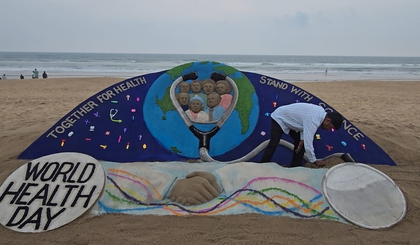 World Health Day: Striking sand sculpture at Puri Beach salutes frontline workers | World Health Day: Striking sand sculpture at Puri Beach salutes frontline workers World Health Day: Striking sand sculpture at Puri Beach salutes frontline workers | World Health Day: Striking sand sculpture at Puri Beach salutes frontline workers