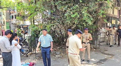 15 gelatin sticks, over 50 detonators: Cache of explosives recovered in Nagpur's residential area | 15 gelatin sticks, over 50 detonators: Cache of explosives recovered in Nagpur's residential area 15 gelatin sticks, over 50 detonators: Cache of explosives recovered in Nagpur's residential area | 15 gelatin sticks, over 50 detonators: Cache of explosives recovered in Nagpur's residential area