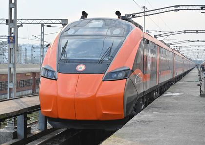 NFR deploys advanced tech for Vande Bharat Sleeper maintenance | NFR deploys advanced tech for Vande Bharat Sleeper maintenance NFR deploys advanced tech for Vande Bharat Sleeper maintenance | NFR deploys advanced tech for Vande Bharat Sleeper maintenance