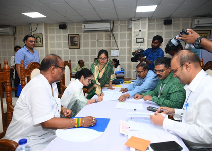 Mamata Banerjee files nomination papers; proposers list reflects Bhabanipur’s cosmopolitan nature | Mamata Banerjee files nomination papers; proposers list reflects Bhabanipur’s cosmopolitan nature Mamata Banerjee files nomination papers; proposers list reflects Bhabanipur’s cosmopolitan nature | Mamata Banerjee files nomination papers; proposers list reflects Bhabanipur’s cosmopolitan nature