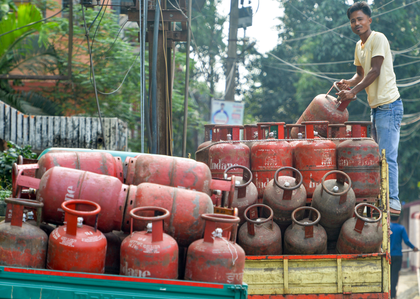 51.5 lakh domestic LPG cylinders delivered daily: Centre | 51.5 lakh domestic LPG cylinders delivered daily: Centre 51.5 lakh domestic LPG cylinders delivered daily: Centre | 51.5 lakh domestic LPG cylinders delivered daily: Centre 