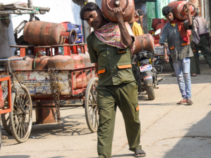 MP cracks down on LPG black marketing, pushes PNG adoption | MP cracks down on LPG black marketing, pushes PNG adoption MP cracks down on LPG black marketing, pushes PNG adoption | MP cracks down on LPG black marketing, pushes PNG adoption