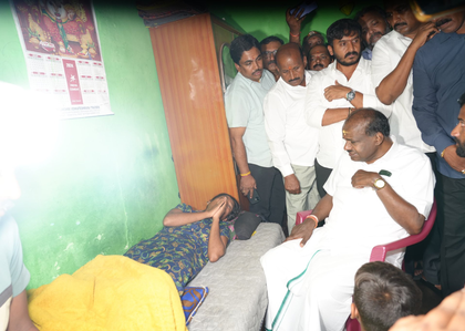 K’taka: Kumaraswamy visits Nanjangud ailing woman, assures support | K’taka: Kumaraswamy visits Nanjangud ailing woman, assures support K’taka: Kumaraswamy visits Nanjangud ailing woman, assures support | K’taka: Kumaraswamy visits Nanjangud ailing woman, assures support