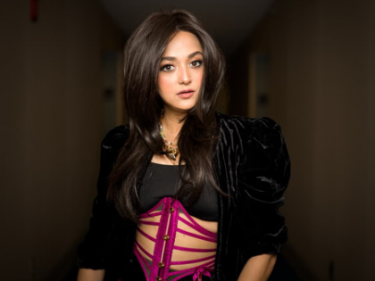 Monali Thakur releases three independent songs in a single day | Monali Thakur releases three independent songs in a single day Monali Thakur releases three independent songs in a single day | Monali Thakur releases three independent songs in a single day