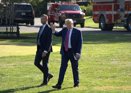 Trump warns Iran ships amid blockade​ | Trump warns Iran ships amid blockade​