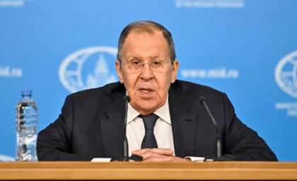 Russian FM holds talks with Iranian counterpart, urges restraint, offers support for settlement