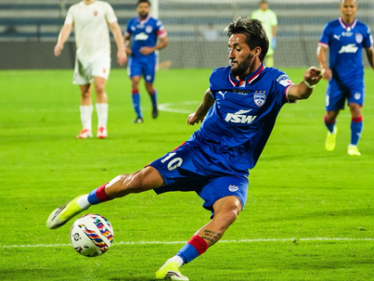 ISL: Sanchez's red card revoked, makes him available for Bengaluru FC vs East Bengal match | ISL: Sanchez's red card revoked, makes him available for Bengaluru FC vs East Bengal match ISL: Sanchez's red card revoked, makes him available for Bengaluru FC vs East Bengal match | ISL: Sanchez's red card revoked, makes him available for Bengaluru FC vs East Bengal match