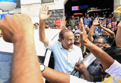 Coalition cracks surface as IUML calls emergency meet over Kerala CM delay | Coalition cracks surface as IUML calls emergency meet over Kerala CM delay Coalition cracks surface as IUML calls emergency meet over Kerala CM delay | Coalition cracks surface as IUML calls emergency meet over Kerala CM delay