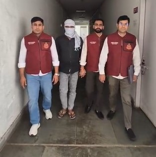 Delhi Crime Branch busts two illegal factories making fake cement; one arrested | Delhi Crime Branch busts two illegal factories making fake cement; one arrested Delhi Crime Branch busts two illegal factories making fake cement; one arrested | Delhi Crime Branch busts two illegal factories making fake cement; one arrested