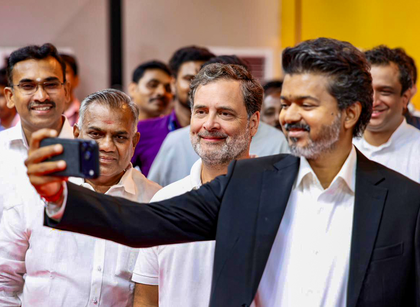 'Beware of silk trap of Delhi’s power play': Shiv Sena(UBT) to CM Vijay in Saamana | 'Beware of silk trap of Delhi’s power play': Shiv Sena(UBT) to CM Vijay in Saamana 'Beware of silk trap of Delhi’s power play': Shiv Sena(UBT) to CM Vijay in Saamana | 'Beware of silk trap of Delhi’s power play': Shiv Sena(UBT) to CM Vijay in Saamana