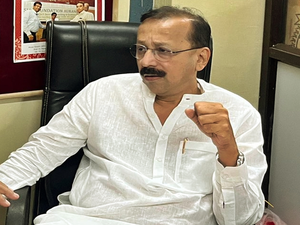 Mumbai Police dismiss constable for negligence in Baba Siddique murder case | Mumbai Police dismiss constable for negligence in Baba Siddique murder case Mumbai Police dismiss constable for negligence in Baba Siddique murder case | Mumbai Police dismiss constable for negligence in Baba Siddique murder case