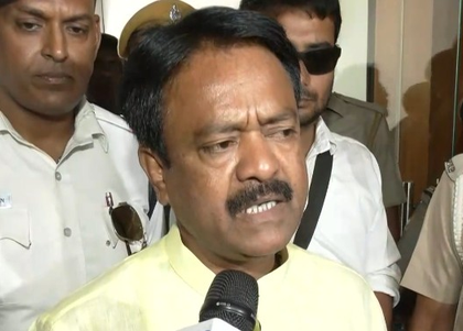Bengal Food Minister Ashok Kirtania orders removal of whole wheat flour from ration items | Bengal Food Minister Ashok Kirtania orders removal of whole wheat flour from ration items Bengal Food Minister Ashok Kirtania orders removal of whole wheat flour from ration items | Bengal Food Minister Ashok Kirtania orders removal of whole wheat flour from ration items