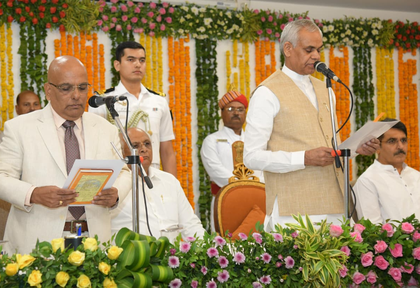 Former HC judge Biren Vaishnav appointed Gujarat Lokayukta, sworn in at Lok Bhavan | Former HC judge Biren Vaishnav appointed Gujarat Lokayukta, sworn in at Lok Bhavan Former HC judge Biren Vaishnav appointed Gujarat Lokayukta, sworn in at Lok Bhavan | Former HC judge Biren Vaishnav appointed Gujarat Lokayukta, sworn in at Lok Bhavan