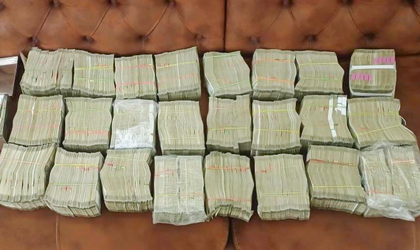 Bihar: Rs 27 lakh looted from cash van in daylight Patna robbery | Bihar: Rs 27 lakh looted from cash van in daylight Patna robbery Bihar: Rs 27 lakh looted from cash van in daylight Patna robbery | Bihar: Rs 27 lakh looted from cash van in daylight Patna robbery 