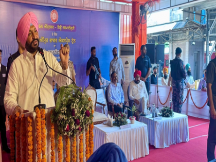 Amritsar railway station to revamped with outlay of Rs 402 crore | Amritsar railway station to revamped with outlay of Rs 402 crore Amritsar railway station to revamped with outlay of Rs 402 crore | Amritsar railway station to revamped with outlay of Rs 402 crore