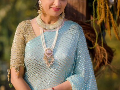 Padmini Kolhapure fondly recalls Dev Anand making her sit on lap when she was seven, was introduced by Asha Bhosle | Padmini Kolhapure fondly recalls Dev Anand making her sit on lap when she was seven, was introduced by Asha Bhosle Padmini Kolhapure fondly recalls Dev Anand making her sit on lap when she was seven, was introduced by Asha Bhosle | Padmini Kolhapure fondly recalls Dev Anand making her sit on lap when she was seven, was introduced by Asha Bhosle