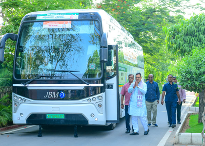 Rajasthan CM travels by electric bus to village chaupal, promotes fuel conservation and carpooling | Rajasthan CM travels by electric bus to village chaupal, promotes fuel conservation and carpooling Rajasthan CM travels by electric bus to village chaupal, promotes fuel conservation and carpooling | Rajasthan CM travels by electric bus to village chaupal, promotes fuel conservation and carpooling