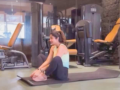 Shilpa Shetty says, she's ‘learning how to get back up literally’ as she tests her core strength | Shilpa Shetty says, she's ‘learning how to get back up literally’ as she tests her core strength Shilpa Shetty says, she's ‘learning how to get back up literally’ as she tests her core strength | Shilpa Shetty says, she's ‘learning how to get back up literally’ as she tests her core strength