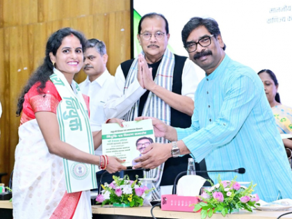 Jharkhand CM distributes appointment letters to 336 recruits, says more hiring in 2-4 months | Jharkhand CM distributes appointment letters to 336 recruits, says more hiring in 2-4 months Jharkhand CM distributes appointment letters to 336 recruits, says more hiring in 2-4 months | Jharkhand CM distributes appointment letters to 336 recruits, says more hiring in 2-4 months