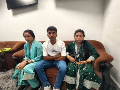 Three B'deshi nationals detained at Pune airport while attempting to flee to Guwahati | Three B'deshi nationals detained at Pune airport while attempting to flee to Guwahati Three B'deshi nationals detained at Pune airport while attempting to flee to Guwahati | Three B'deshi nationals detained at Pune airport while attempting to flee to Guwahati