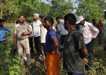 DRDO employee posted in Bengaluru found hanging from tree in Jharkhand's Ramgarh | DRDO employee posted in Bengaluru found hanging from tree in Jharkhand's Ramgarh DRDO employee posted in Bengaluru found hanging from tree in Jharkhand's Ramgarh | DRDO employee posted in Bengaluru found hanging from tree in Jharkhand's Ramgarh