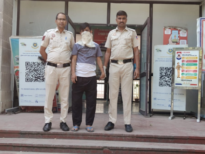 Delhi Police arrest robber, recover stolen iPhone-17 in Connaught Place theft case | Delhi Police arrest robber, recover stolen iPhone-17 in Connaught Place theft case Delhi Police arrest robber, recover stolen iPhone-17 in Connaught Place theft case | Delhi Police arrest robber, recover stolen iPhone-17 in Connaught Place theft case