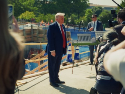 Trump unveils ‘drone-proof’ White House ballroom | Trump unveils ‘drone-proof’ White House ballroom Trump unveils ‘drone-proof’ White House ballroom | Trump unveils ‘drone-proof’ White House ballroom