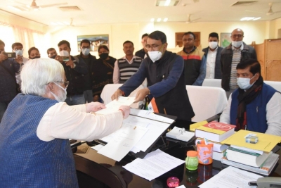 Two more Tripura BJP MLAs quit, likely to join Congress | Two more Tripura BJP MLAs quit, likely to join Congress Two more Tripura BJP MLAs quit, likely to join Congress | Two more Tripura BJP MLAs quit, likely to join Congress
