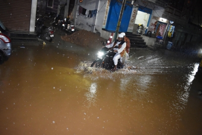 Heavy rains inundate Hyderabad localities, suburbs | Heavy rains inundate Hyderabad localities, suburbs