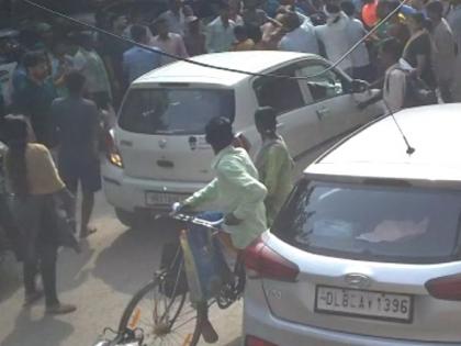 Couple held for assaulting domestic help, mob confrontation caught on video | Couple held for assaulting domestic help, mob confrontation caught on video Couple held for assaulting domestic help, mob confrontation caught on video | Couple held for assaulting domestic help, mob confrontation caught on video