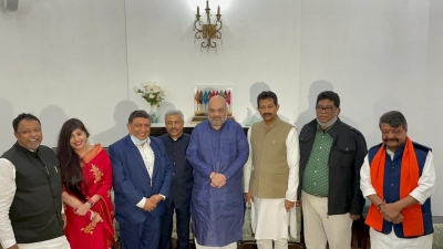 Shah's masterstroke: 5 Trinamool leaders join BJP even as minister defers visit | Shah's masterstroke: 5 Trinamool leaders join BJP even as minister defers visit