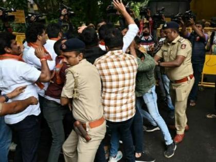 Camera in Udupi college washroom: BJP activists try to barge into K’taka HM's house, detained | Camera in Udupi college washroom: BJP activists try to barge into K’taka HM's house, detained Camera in Udupi college washroom: BJP activists try to barge into K’taka HM's house, detained | Camera in Udupi college washroom: BJP activists try to barge into K’taka HM's house, detained