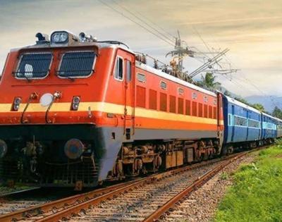 Train mishap averted at MP's Beena | Train mishap averted at MP's Beena
