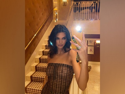 Kendall Jenner shares photo with Model Fai Khadra, fans speculate split from boyfriend Devin Booker | Kendall Jenner shares photo with Model Fai Khadra, fans speculate split from boyfriend Devin Booker