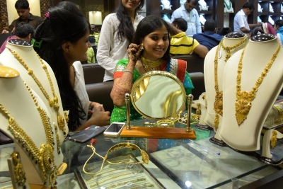 '37% Indian women never bought gold jewellery, but want to' | '37% Indian women never bought gold jewellery, but want to'