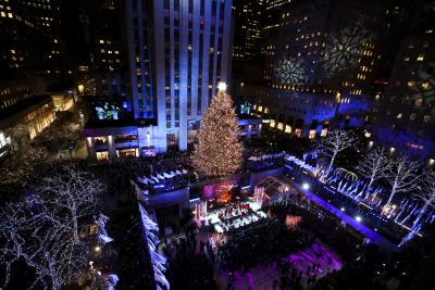 Christmas arrives in NYC with lighting of Rockefeller Center tree | Christmas arrives in NYC with lighting of Rockefeller Center tree