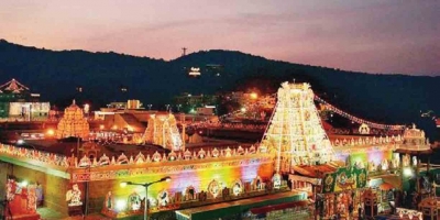 Discontinue 'darshan' at Tirumala temple, police suggests to TTD | Discontinue 'darshan' at Tirumala temple, police suggests to TTD