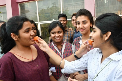 Thiruvanathapuram region tops the country in CBSE Class 10 and 12 results | Thiruvanathapuram region tops the country in CBSE Class 10 and 12 results Thiruvanathapuram region tops the country in CBSE Class 10 and 12 results | Thiruvanathapuram region tops the country in CBSE Class 10 and 12 results