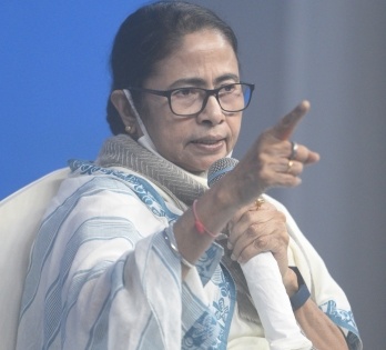 Mamata questions utility of rights body before leaving for Delhi | Mamata questions utility of rights body before leaving for Delhi