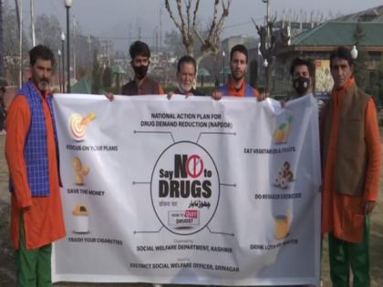 J-K govt organises 'nukkad natak' on drug de-addiction awareness in Srinagar | J-K govt organises 'nukkad natak' on drug de-addiction awareness in Srinagar