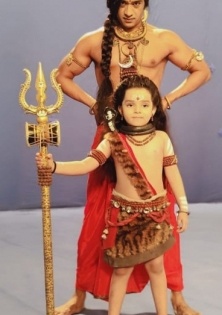Vinit Kakar enjoys shooting fight sequence with child artiste Aan Tiwari | Vinit Kakar enjoys shooting fight sequence with child artiste Aan Tiwari