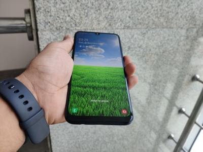 Samsung Galaxy F41: Fires up mid price smartphone segment | Samsung Galaxy F41: Fires up mid price smartphone segment Samsung Galaxy F41: Fires up mid price smartphone segment | Samsung Galaxy F41: Fires up mid price smartphone segment