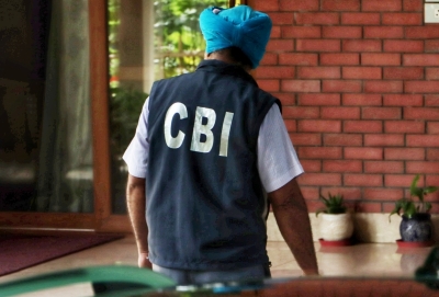 CBI arrests I-T officer from Mumbai in bribe case | CBI arrests I-T officer from Mumbai in bribe case