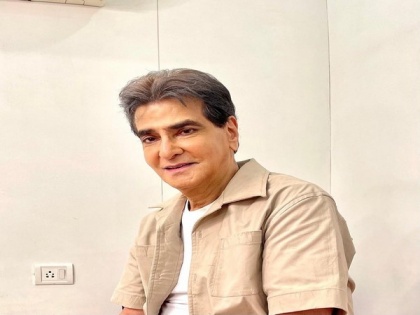 Veteran actor Jeetendra to play a cameo in 'Apharan 2' | Veteran actor Jeetendra to play a cameo in 'Apharan 2'