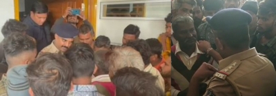 Teenager commits suicide at employer's house in Vadodara | Teenager commits suicide at employer's house in Vadodara Teenager commits suicide at employer's house in Vadodara | Teenager commits suicide at employer's house in Vadodara