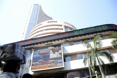 Sensex up 280 points amid choppy trade | Sensex up 280 points amid choppy trade