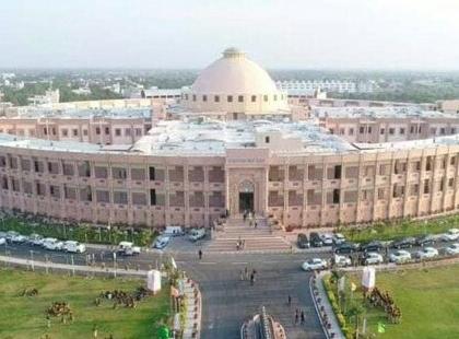 Jaipur Mayor resumes duty 18 days after suspension following HC ruling | Jaipur Mayor resumes duty 18 days after suspension following HC ruling Jaipur Mayor resumes duty 18 days after suspension following HC ruling | Jaipur Mayor resumes duty 18 days after suspension following HC ruling