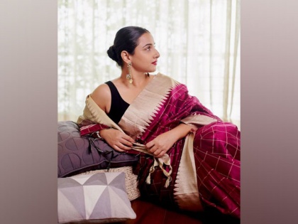 Bollywood actress flaunt their love for sarees on National Handloom Day | Bollywood actress flaunt their love for sarees on National Handloom Day