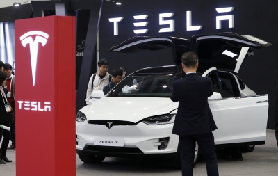 Tesla boosts UK's electric car sales | Tesla boosts UK's electric car sales